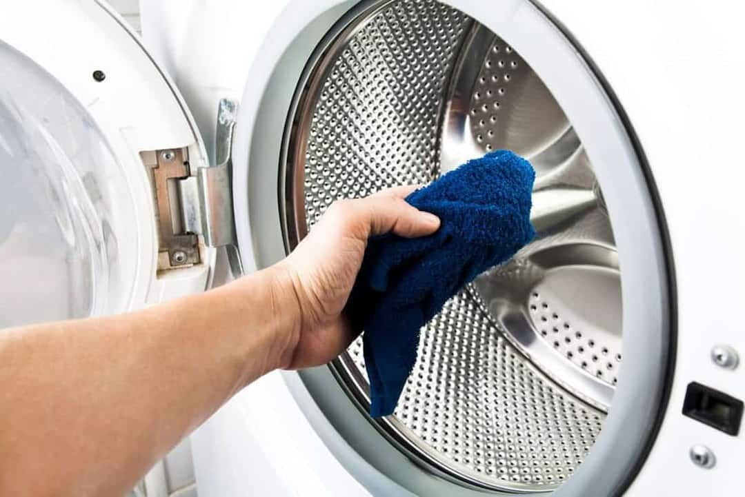 Cách thực hiện vệ sinh máy giặt Sharp để bảo vệ sức khỏe