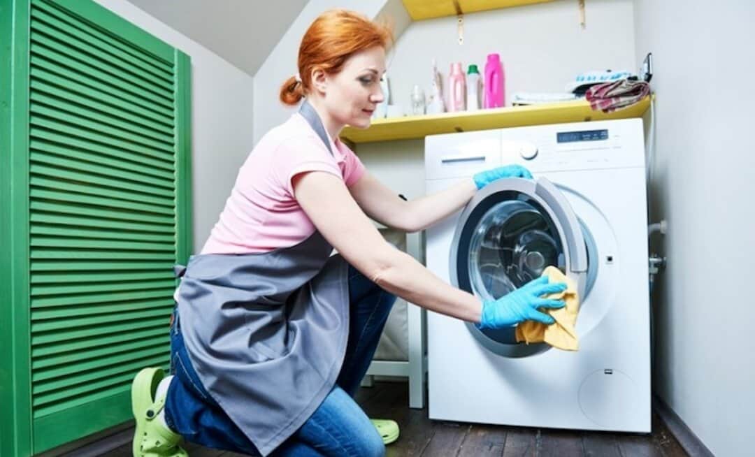 Cách lựa chọn dụng cụ vệ sinh máy giặt tại nhà
