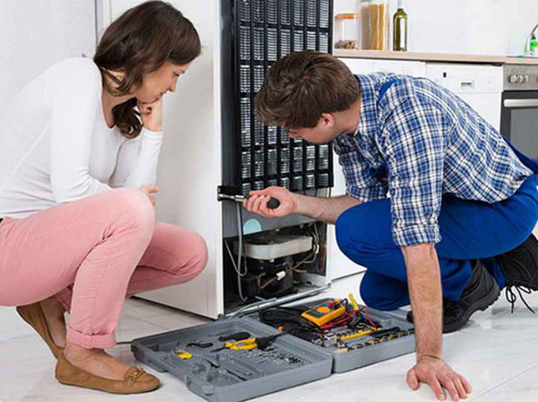 Tủ lạnh Electrolux chảy nước do đĩa hứng bị hỏng